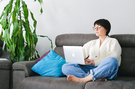 What are the stages and symptoms of menopause? - Asan India