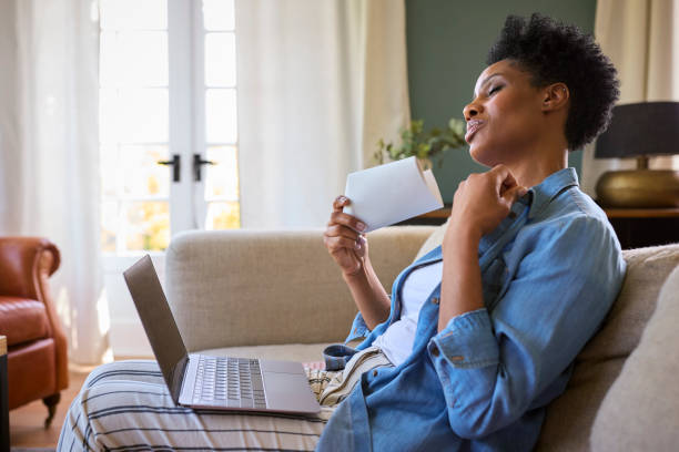 What is the difference between menopause, perimenopause and early menopause? difference between perimenopause, menopause and early menopause Early menopause effects Menopause and fertility Perimenopause duration Menopause hormones Perimenopause treatment Early menopause diagnosis